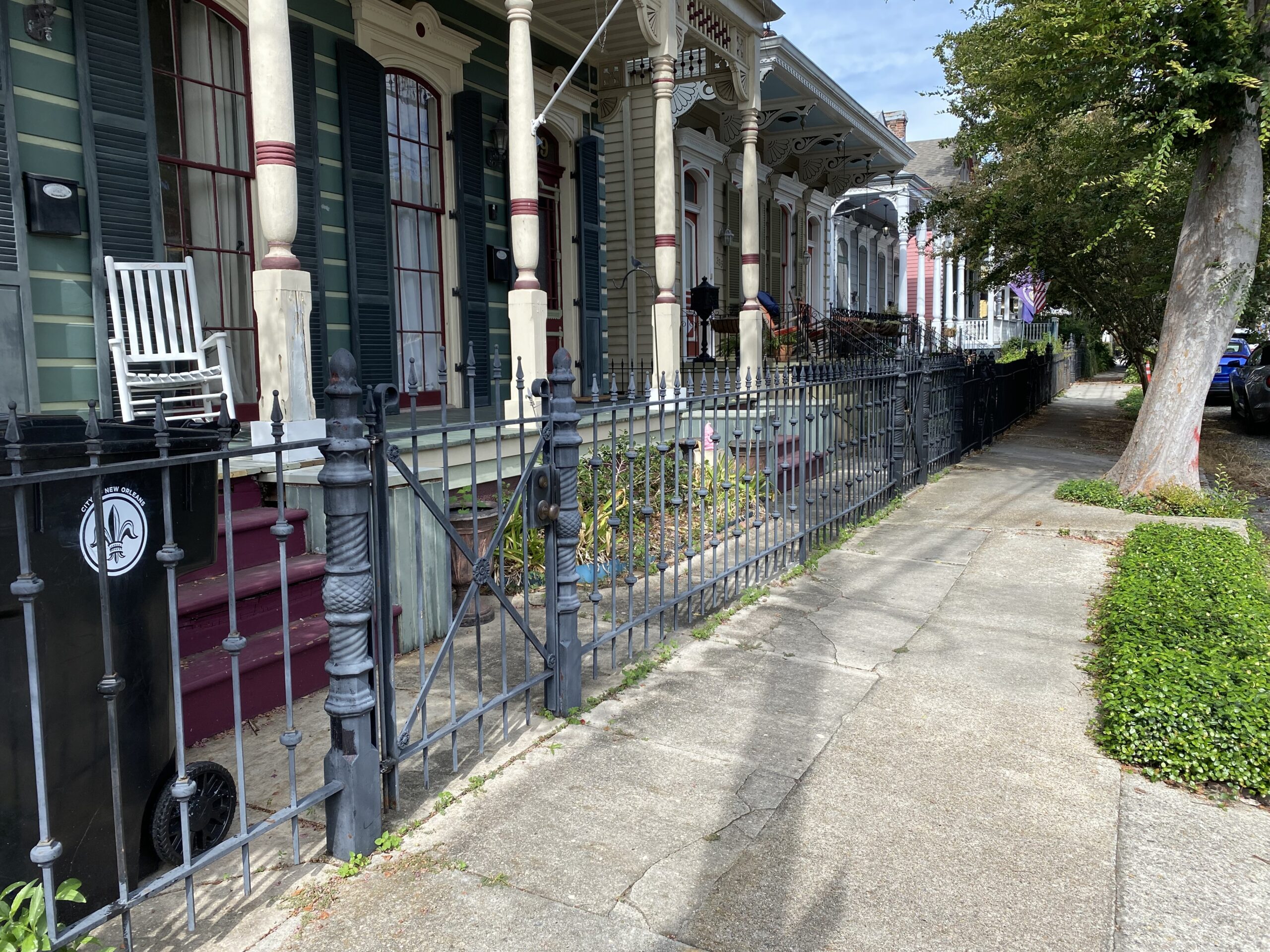 Row homes in Algiers, New Orleans, LA - Mia Bain Author of Paranormal Mysteries.